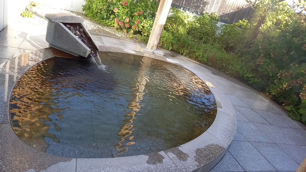 天然温泉 | 徳良湖温泉花笠の湯