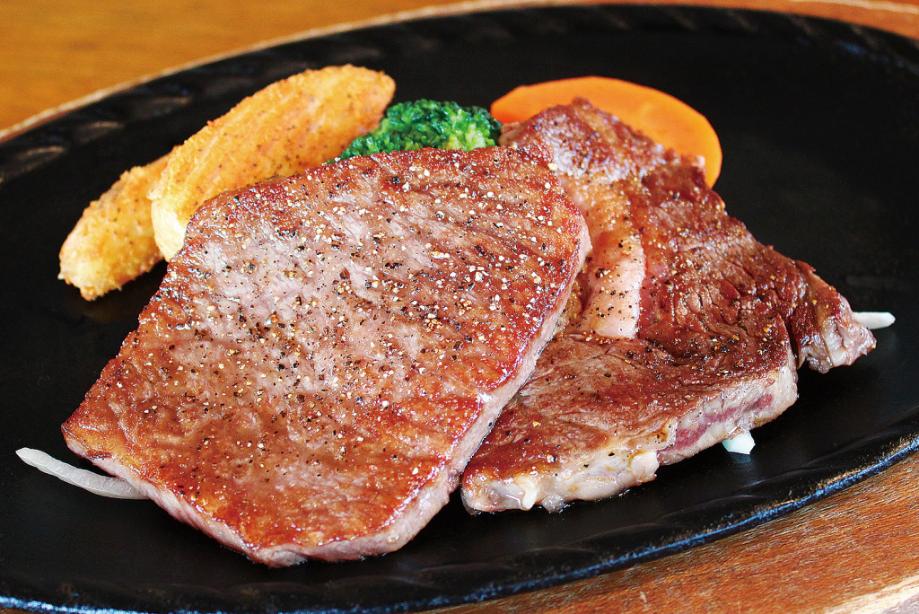 尾花沢牛と輸入牛の食べくらべセット | ステーキ&洋食　レストラン徳良湖